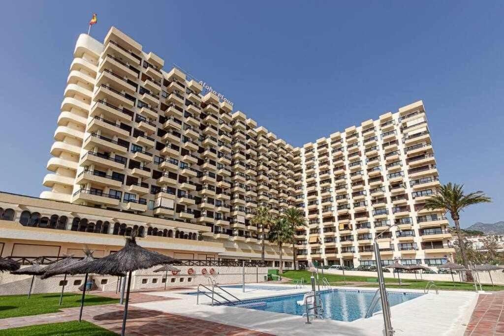 797 Holiday Rentals- Apartamento En Aloha Playa Frente Al Mar Benalmádena Dış mekan fotoğraf